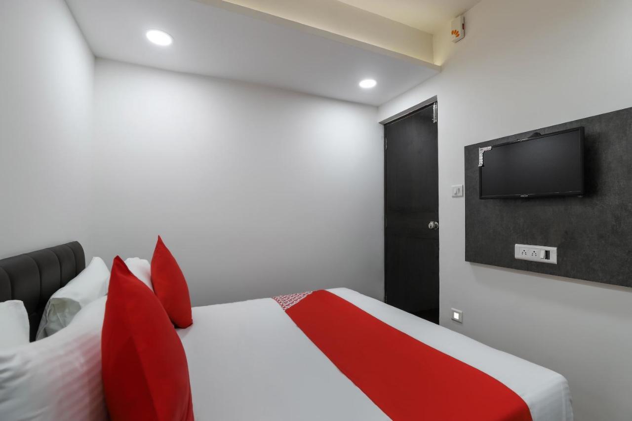 Oyo 40139 Hotel Peradiot Ахмедабад Екстер'єр фото